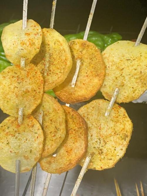 烧烤店的土豆片怎么烤的