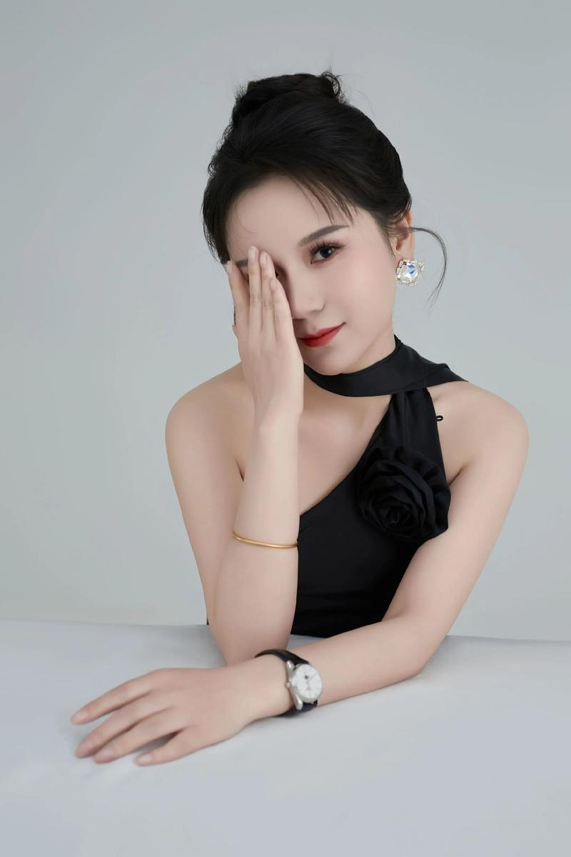 卞蓓蕾个人照缩略图