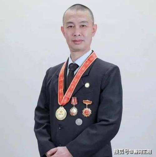 高考志愿怎么选学校和专业游戏截图